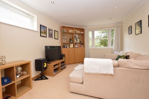 1 Bedroom First Floor Apartment with Study, Courtyard Garden & Parking, Broadwater Down, Tunbridge Wells