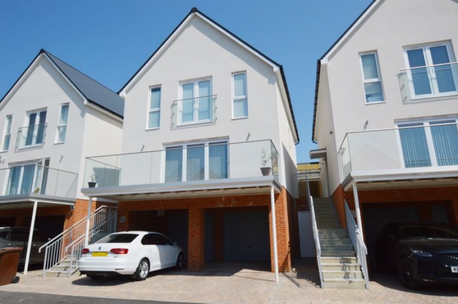 Images for 3 Bedroom 2 Bathroom Detached House, Bramling Crescent, Tunbridge Wells