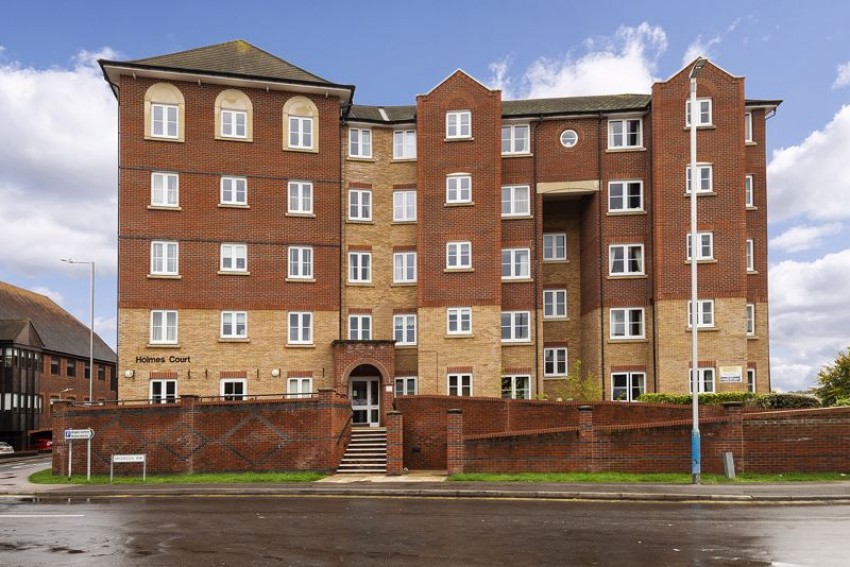 Images for 2 Bedroom Ground Floor Retirement Flat, Medway Wharf Road, Tonbridge