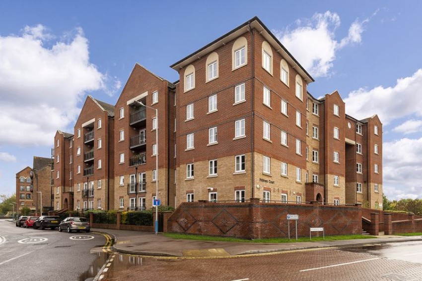 Images for 2 Bedroom Ground Floor Retirement Flat, Medway Wharf Road, Tonbridge