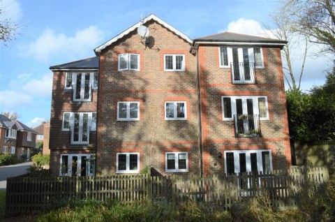 Modern Ground Floor One Bedroom Apartment With Parking In Heathfield